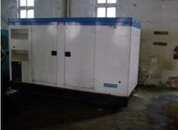 孝感康明斯150kw大型柴油二手发电机组 孝感康明斯150kw大型柴油二手发电机组